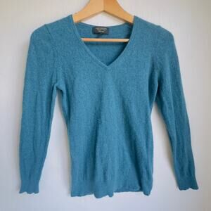 Charter Club 100% Cashmere Sweater V-Neck Pullover Soft Blue Classic Career Sm